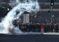 Em meio a protestos, Bolívia revoga lei que limitava estado de exceção